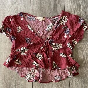 Cute floral pink/maroon crop top!! 🌺 🌺